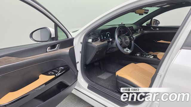 Kia K5 2022 — photo 18