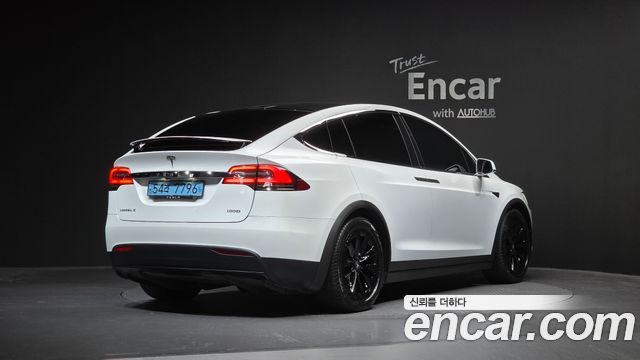 Tesla Model X 2019 — photo 2