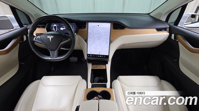 Tesla Model X 2019 — photo 10