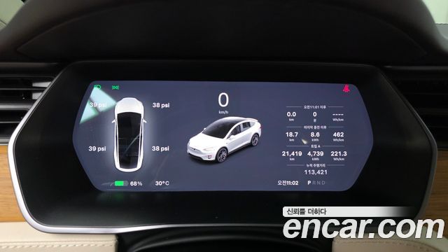 Tesla Model X 2019 — photo 11