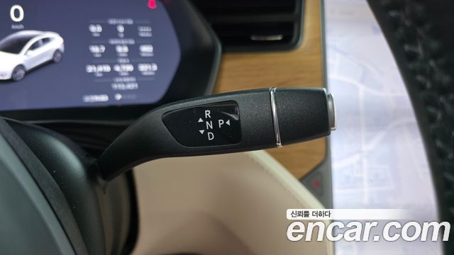 Tesla Model X 2019 — photo 12