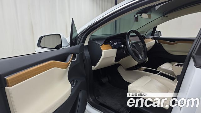 Tesla Model X 2019 — photo 13