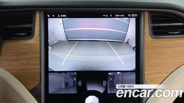 Tesla Model X 2019 — photo 19