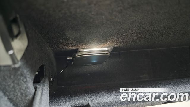 Tesla Model X 2019 — photo 32