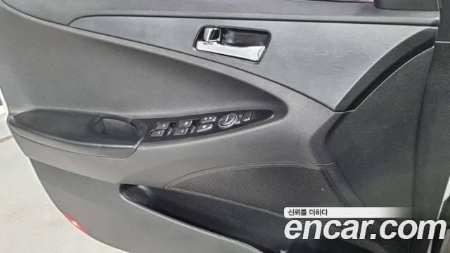 Hyundai Sonata 2013 — photo 12
