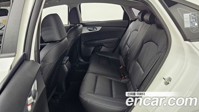 Kia K3 2022 — photo 12