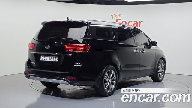 Kia Canival 2019 — photo 2