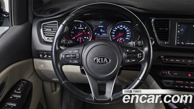Kia Canival 2019 — photo 13