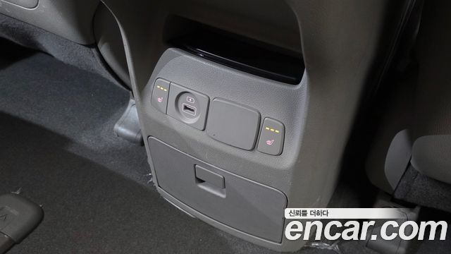 Kia Canival 2019 — photo 16