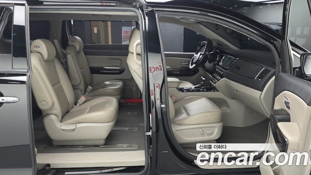 Kia Canival 2019 — photo 20