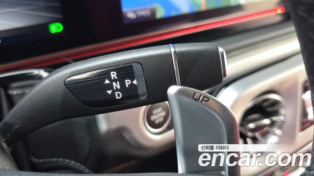 Mercedes-Benz G-Class 2023 — photo 9