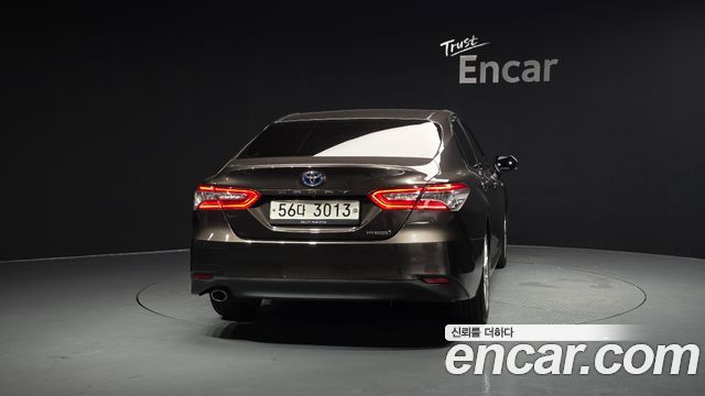 Toyota Camry 2019 — photo 4