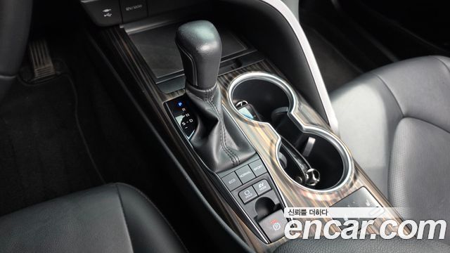 Toyota Camry 2019 — photo 12