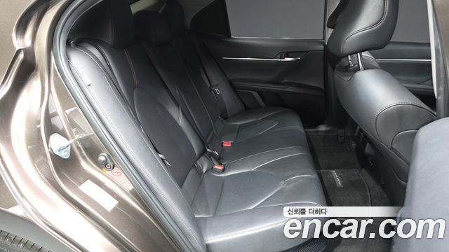 Toyota Camry 2019 — photo 18