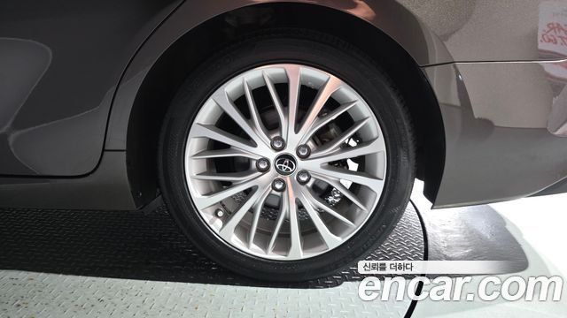 Toyota Camry 2019 — photo 7