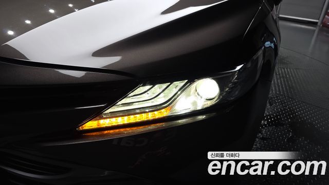 Toyota Camry 2019 — photo 8
