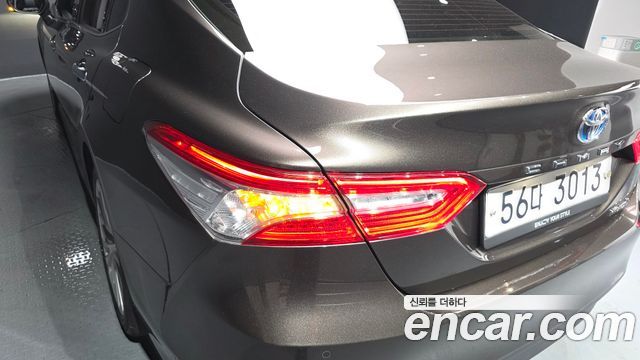 Toyota Camry 2019 — photo 9