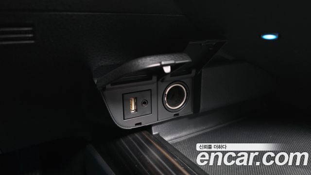 Toyota Camry 2019 — photo 16
