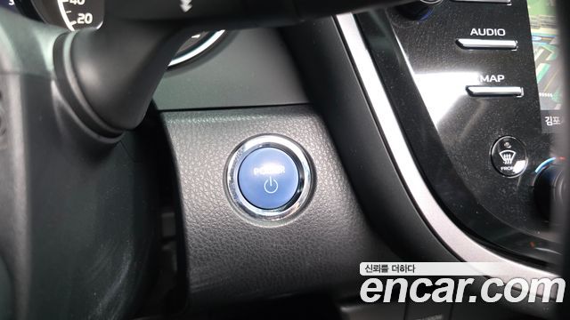 Toyota Camry 2019 — photo 29