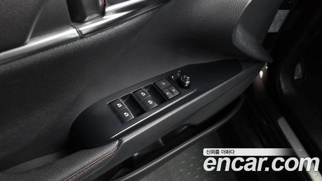 Toyota Camry 2019 — photo 35