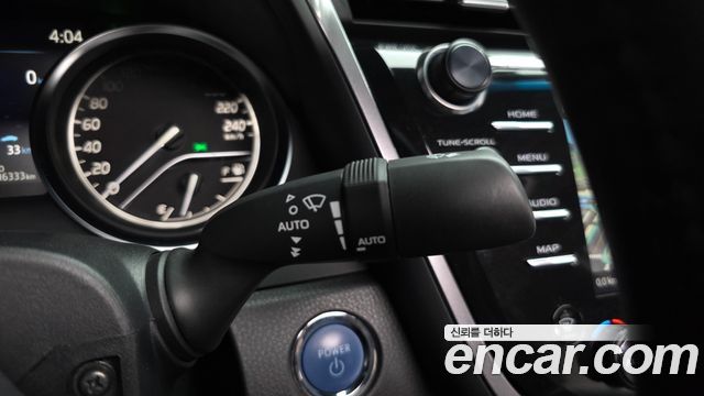 Toyota Camry 2019 — photo 36