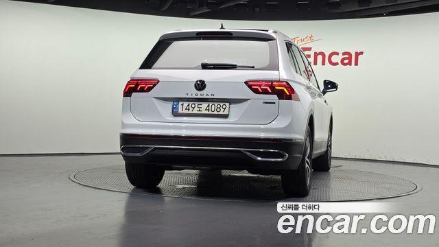 Volkswagen Tiguan 2021 — photo 4
