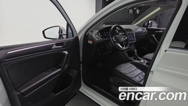 Volkswagen Tiguan 2021 — photo 10