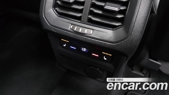 Volkswagen Tiguan 2021 — photo 18