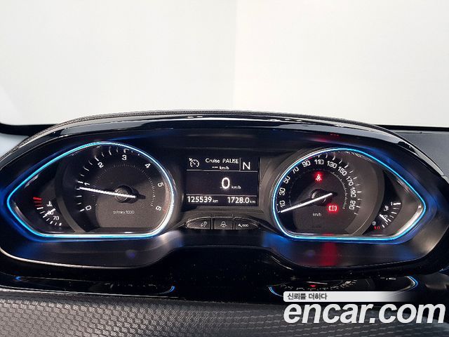 Peugeot 2008 2015 — photo 8