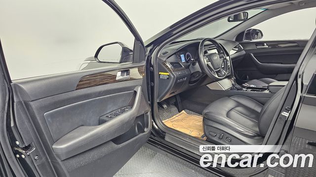 Hyundai Sonata 2016 — photo 13