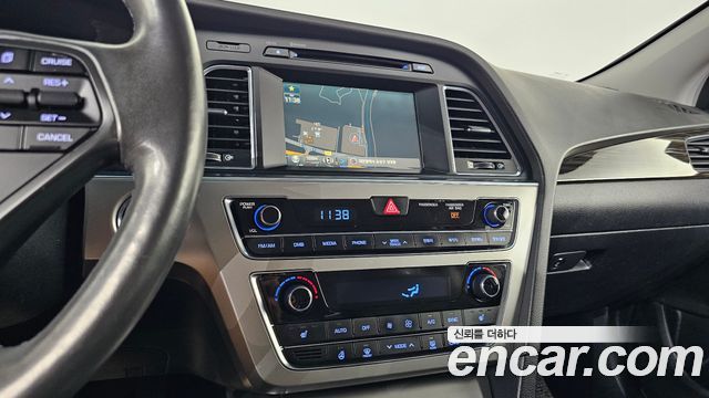 Hyundai Sonata 2016 — photo 19