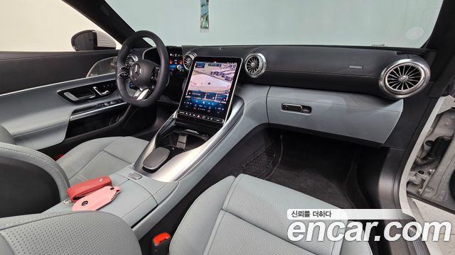 Mercedes-Benz SL-Class 2023 — photo 10