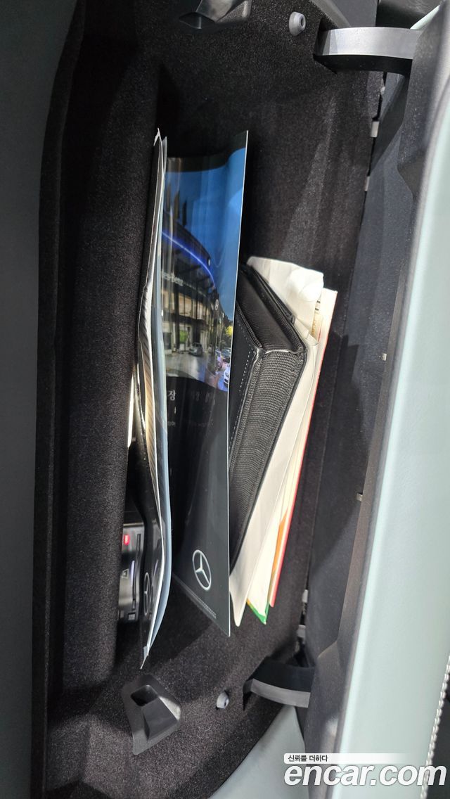 Mercedes-Benz SL-Class 2023 — photo 24