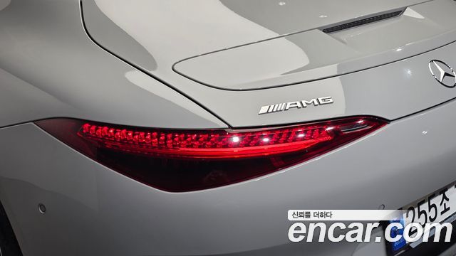 Mercedes-Benz SL-Class 2023 — photo 9