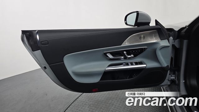 Mercedes-Benz SL-Class 2023 — photo 14