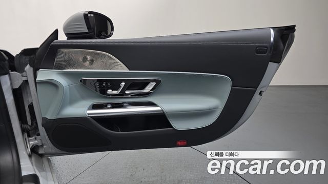 Mercedes-Benz SL-Class 2023 — photo 15