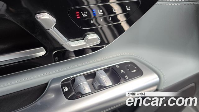 Mercedes-Benz SL-Class 2023 — photo 35