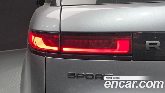 Land Rover Range Rover Sport 2025 — photo 9