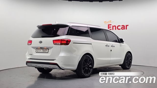 Kia Canival 2016 — photo 2