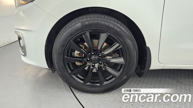 Kia Canival 2016 — photo 5