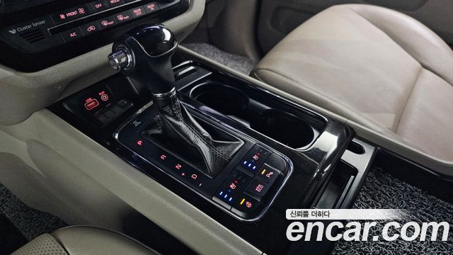 Kia Canival 2016 — photo 9