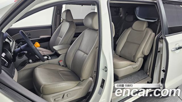 Kia Canival 2016 — photo 10