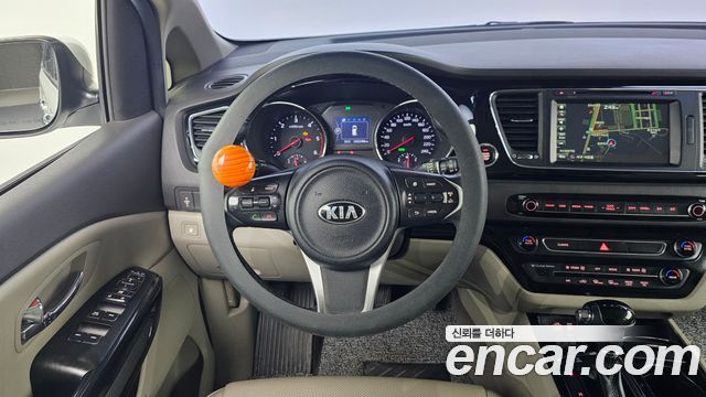 Kia Canival 2016 — photo 12