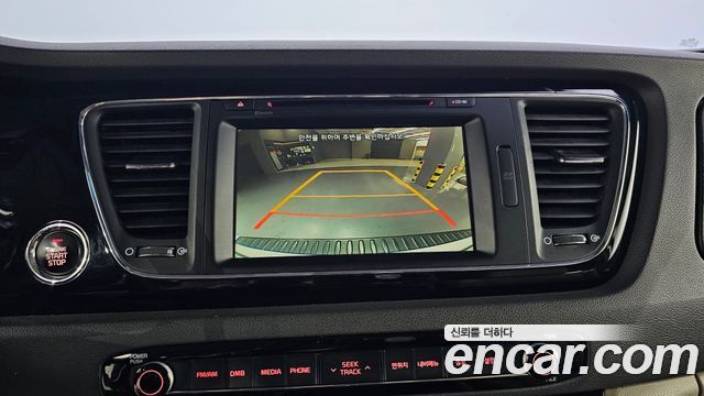 Kia Canival 2016 — photo 14