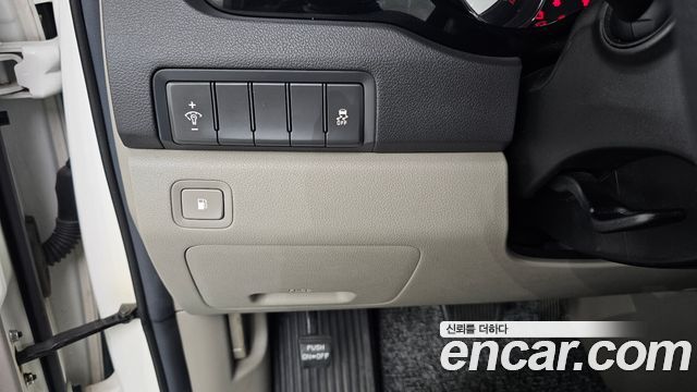 Kia Canival 2016 — photo 17