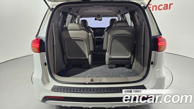 Kia Canival 2016 — photo 20