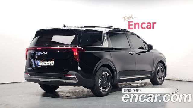 Kia Canival 2025 — photo 2