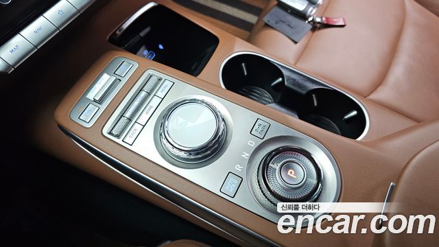 Genesis GV70 2021 — photo 12
