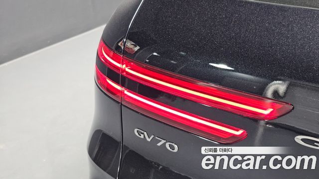 Genesis GV70 2021 — photo 9