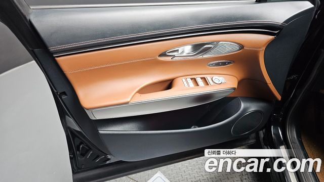 Genesis GV70 2021 — photo 14